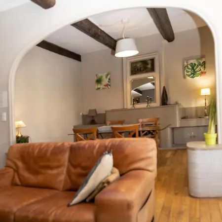 Apartment Air D'antan: Charming 3-star In Center